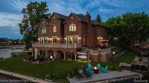328 S Broadway Street, Lake Orion, MI 48362