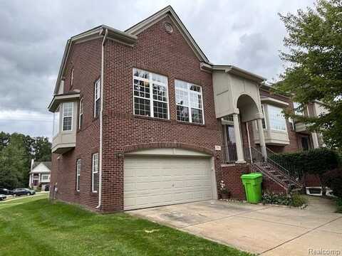 71 Grandview Circle, White Lake, MI 48386