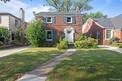 2033 Hunt Club Drive, Grosse Pointe Woods, MI 48236