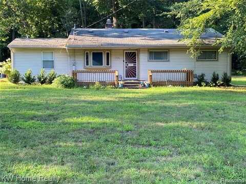 20286 Woodburn Drive, Southfield, MI 48075