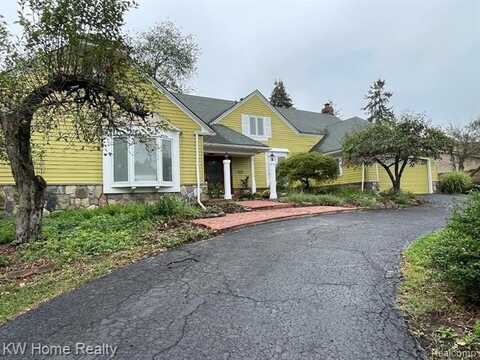 4568 Rolling Ridge Road, West Bloomfield, MI 48323
