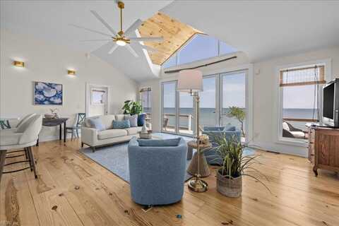 907 Bay Tree Beach Road, Seaford, VA 23696
