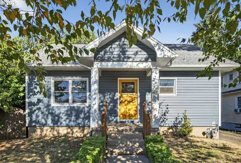 704 NE 80TH AVE, Portland, OR 97213