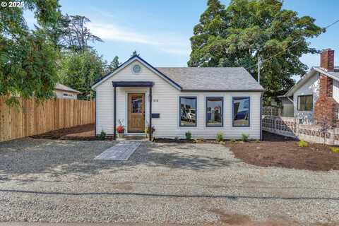 414 PLEASANT AVE, Oregon City, OR 97045