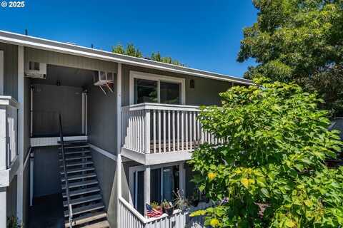 885 NE SUNSET ST, Roseburg, OR 97470