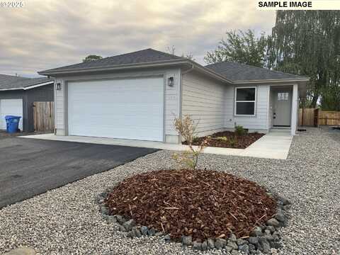 220 MILLER ST, Sutherlin, OR 97479