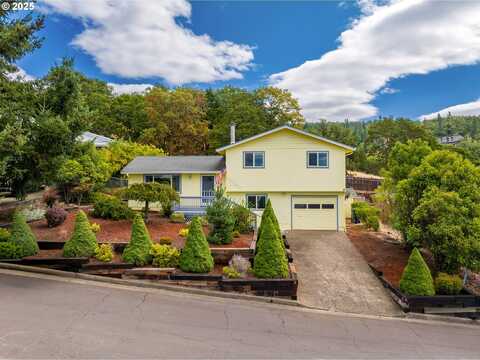 1783 NE TODD ST, Roseburg, OR 97470