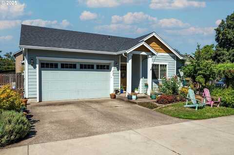 735 N COLLEGE ST, Newberg, OR 97132