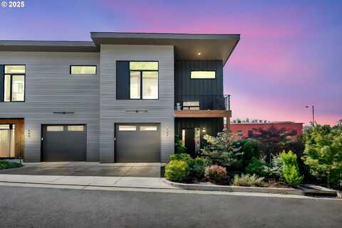 147 SHELTON MCMURPHEY BLVD, Eugene, OR 97401