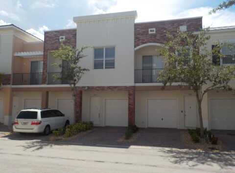 10440 SW Stephanie Way, Port Saint Lucie, FL 34987