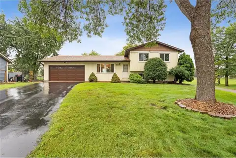 9895 98th Place N, Maple Grove, MN 55369