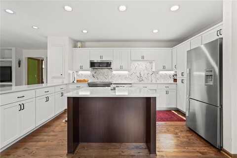 15527 Michele Lane, Eden Prairie, MN 55346