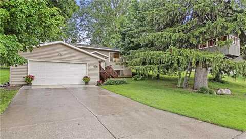 207 4th Avenue NE, Hutchinson, MN 55350