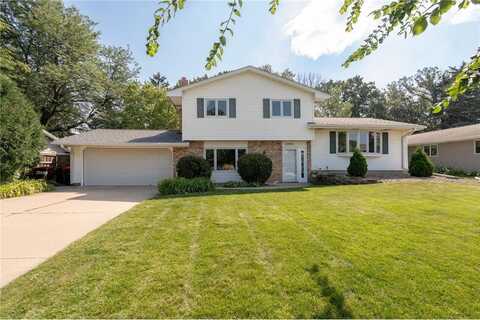 1281 Pinewood Drive, Woodbury, MN 55125