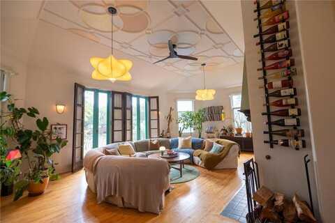 628 Cedar Lake Road S, Minneapolis, MN 55405