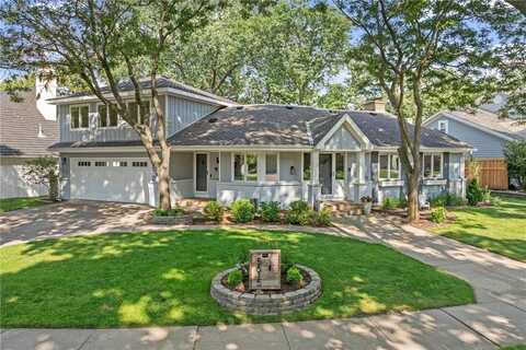 5615 Woodcrest Drive, Edina, MN 55424