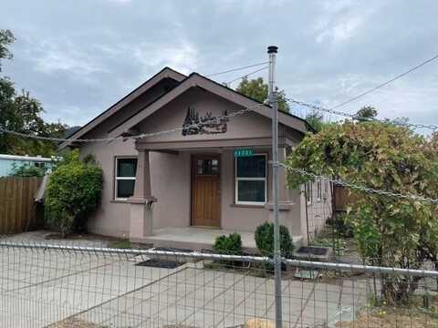 11731 East St, Fort Jones, CA 96032
