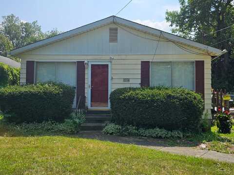 2258 California, Saginaw, MI 48601