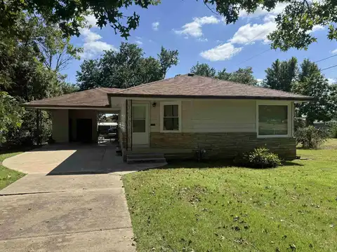 815 E 1st St., Eureka, KS 67045