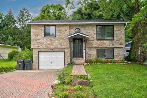 1074 Mobile Street, Lake Geneva, WI 53147