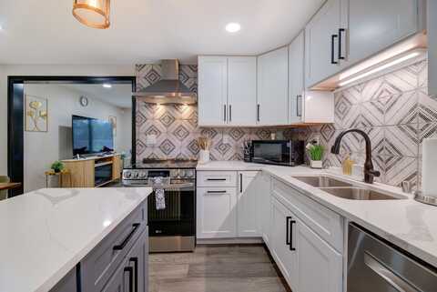 1074 Mobile Street, Lake Geneva, WI 53147