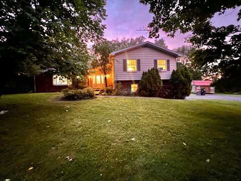 419 N Adams Street, Versailles, IN 47042