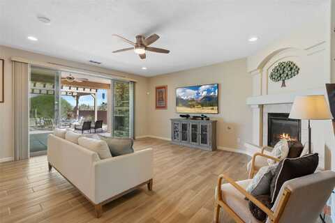 4193 Las Brisas, Santa Fe, NM 87507