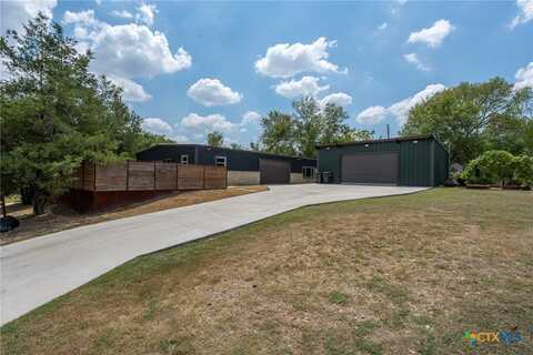 202 E Newton Street, Luling, TX 78648