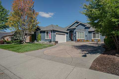 203 Bellerive Drive, Eagle Point, OR 97524