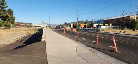 4119 S Pacific Highway, Phoenix, OR 97535
