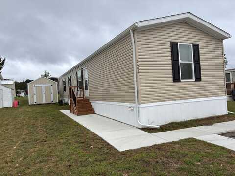 2681 Loch Lomond Dr, Highland, MI 48357