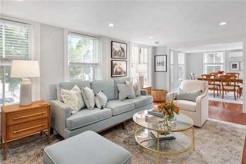 43 Farewell Street, Newport, RI 02840