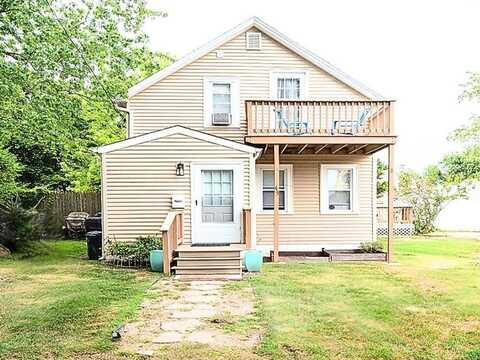 45 Van Zandt Avenue, Warwick, RI 02889