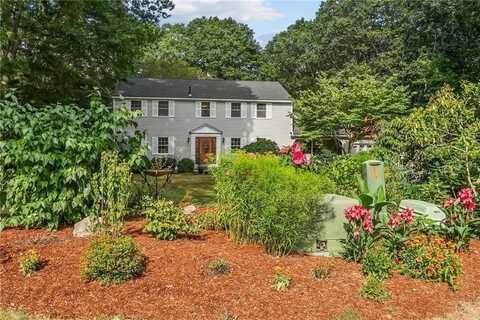 105 LYNN CIRCLE, East Greenwich, RI 02818