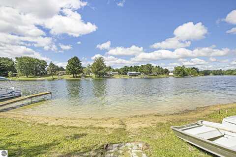 320 Gitchegumee Drive, Buckley, MI 49620
