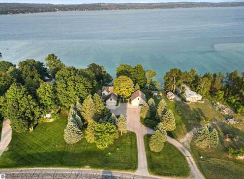 8543 Cairn Highway, Elk Rapids, MI 49629