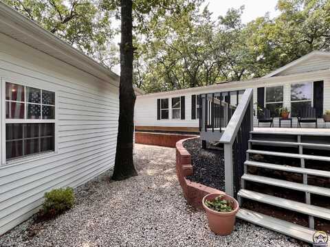 4853 Cheyenne Ln, Mc Louth, KS 66054