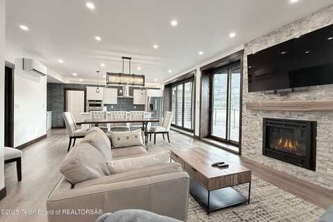 19 DIAMANDIS DR, Alpine, WY 83128