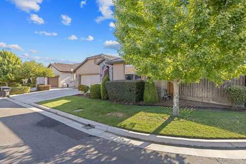 4024 S Parkwood St Street, Visalia, CA 93277