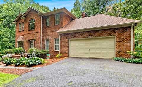 1100 Woodridge Lane, Yadkinville, NC 27055