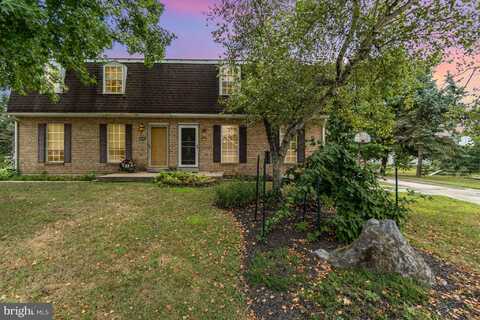 1895 ESTHER DRIVE, CARLISLE, PA 17013
