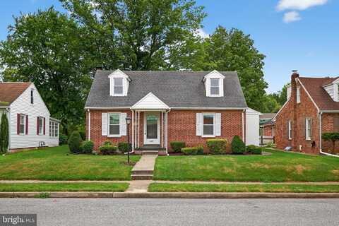 125 S 6TH STREET, MOUNT WOLF, PA 17347
