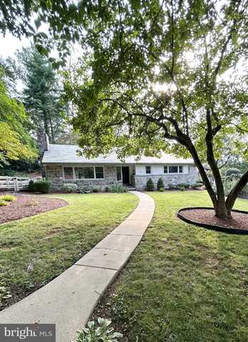 1100 WYOMISSING BOULEVARD, WYOMISSING, PA 19610