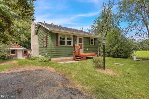 390 HARTMAN ROAD, READING, PA 19606