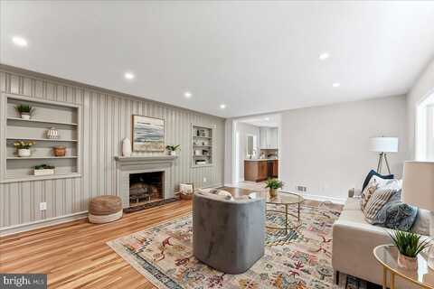9 COPES LANE, MEDIA, PA 19063