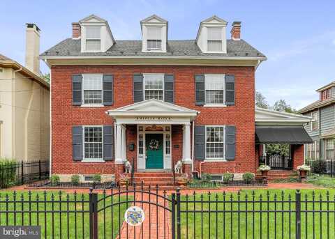 227 5TH AVENUE, CHAMBERSBURG, PA 17201