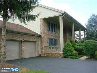 8 POPLAR COURT, WEST WINDSOR, NJ 08550