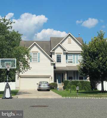 17 CARLISLE COURT, MOUNT LAUREL, NJ 08054