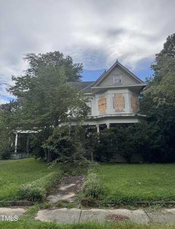 103 W Burnette Avenue, Enfield, NC 27823