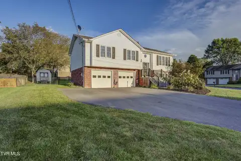 400 Brookwood Drive, Johnson City, TN 37615